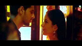 Katrina Kaif Hot Kiss scene Downloadhub.Net