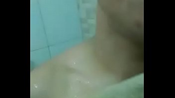 Bruno saindo do banho em periscope