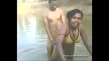 desimasala.co - Young girl bathing in river with boob press - DesiMasala