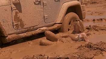 jeep girl in mud