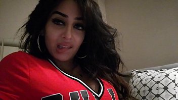 Neyla Kimy gros seins Body habille rouge ce touçhe beauté orientale.sexe love