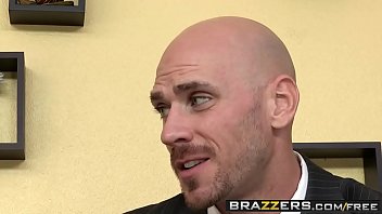 Brazzers - Shes Gonna Squirt - I Can Squirt scene starring Veronica Avluv and Johnny Sins
