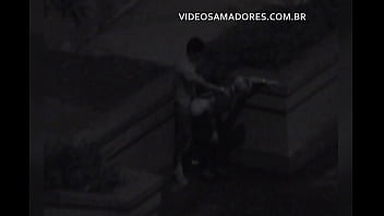 Casal flagrado fazendo sexo em escadaria de região central da cidade de São Paulo, no Brasil