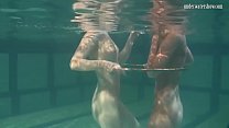 Bad quality underwater lesbian show