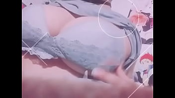 Grandes tetas de la chica anime