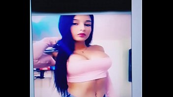 modelo colombiana paisa editando foto fake raspe y gane