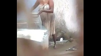 neyveli bathing aunty