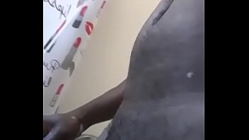 Vidéo nue de Mr Alain Musoko