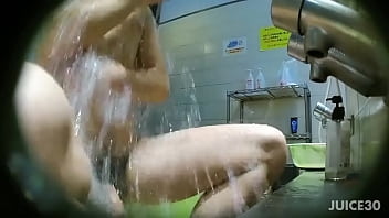 hot occidental guy in japanese bath